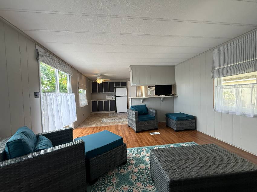 17 Larkspur Ave a Palmetto, FL Mobile or Manufactured Home for Sale